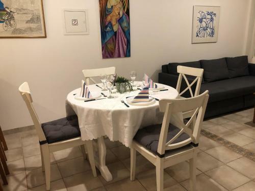 Tonia's Beach Apartment