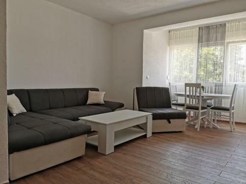 Apartman Mms