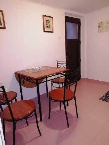 Hostal River House Castello