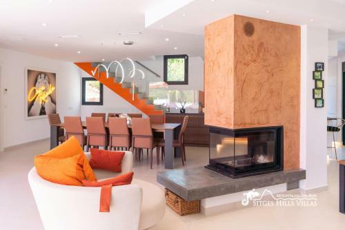 Villa Rueda With Heated Pool, Hot Tub And Great Views
