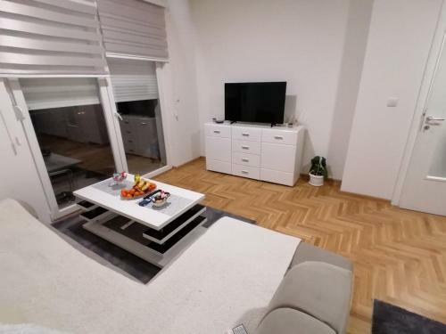 Mm Vera Apartments