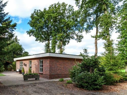Upbeat Holiday Home In Reutum With Jacuzzi