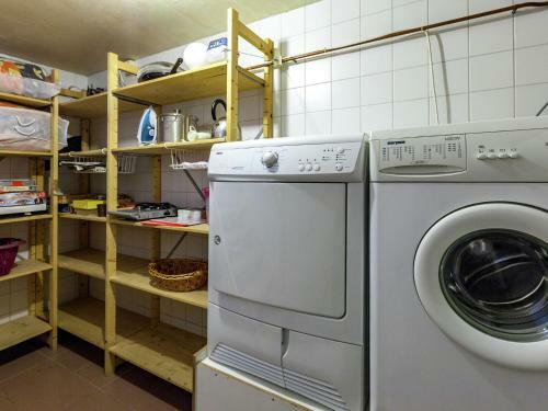 Upbeat Holiday Home In Reutum With Jacuzzi
