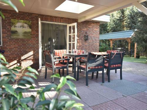 Upbeat Holiday Home In Reutum With Jacuzzi
