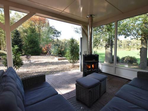 Upbeat Holiday Home In Reutum With Jacuzzi