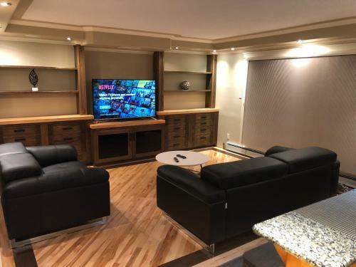 Apartamento Luxury One Bed/bath Condo W/ Parking On Whyte Ave