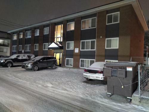 Apartamento Luxury One Bed/bath Condo W/ Parking On Whyte Ave