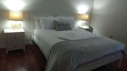 Apartamento Newly Renovated 2 Bed/bath In Downtown Ug Parking