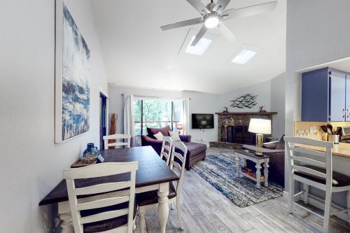Cozy Mountain Townhome