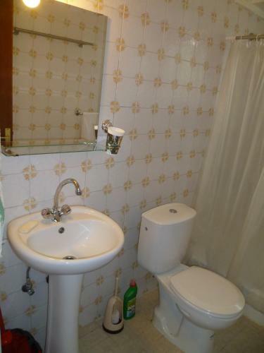 Hostal City Center Private Twin Room - Dimofontos