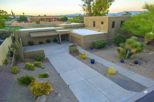 Luxe 4 Bdrm Wpool And Spa On Golf Course Lot