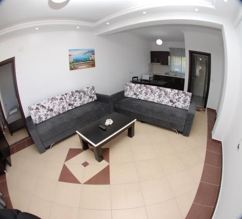 Klejvi Apartments