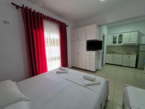 Summer Time Hotel