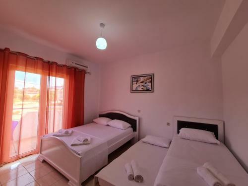 Summer Time Hotel