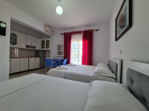 Summer Time Hotel