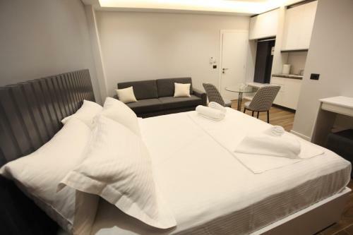 Neli Apartments