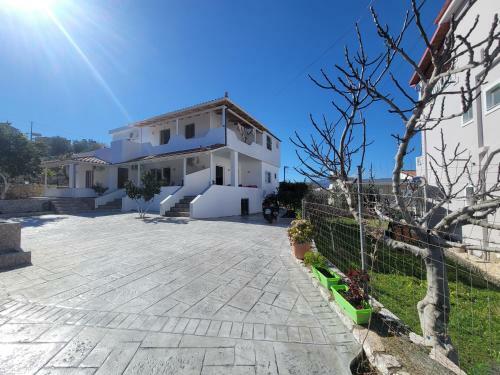 Hostal Guesthouse Veliaj