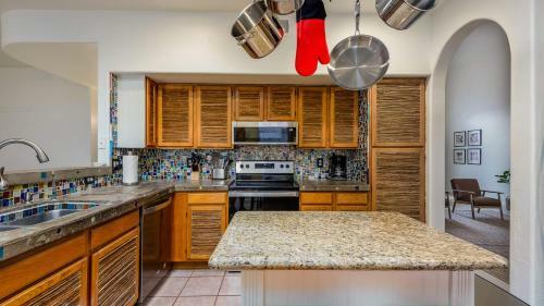 Mission Style 5 Br Home, 5 Min To Downtown Gilbert Heated Pool
