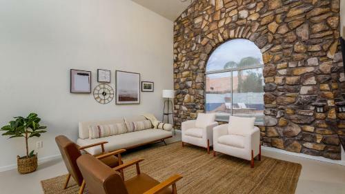 Mission Style 5 Br Home, 5 Min To Downtown Gilbert Heated Pool