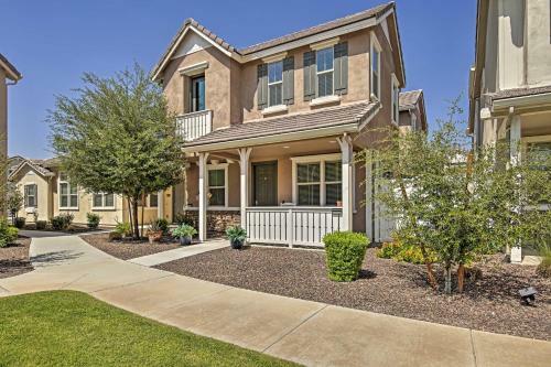 Contemporary Gilbert Home With Furnished Patio!