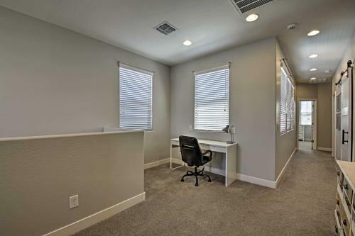 Contemporary Gilbert Home With Furnished Patio!