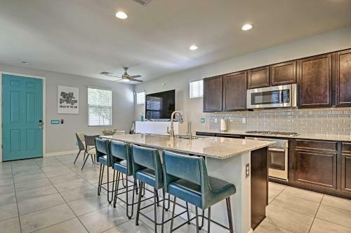 Contemporary Gilbert Home With Furnished Patio!