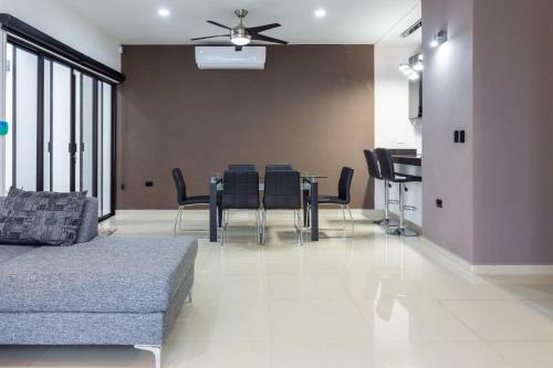 Casa Lisa, Modern Home, 10 Blocks From Ferry.