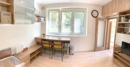 Kr�sn� Apartm�n U Lesa Bl�zko Centra A Bvv
