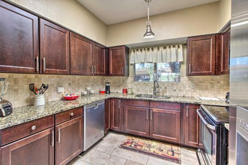 Calm Green Valley Townhome About 30 Mi To Tucson!