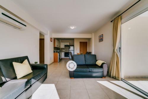 Apartment Theano