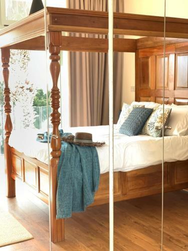 Poseidon's Luxury Apartment