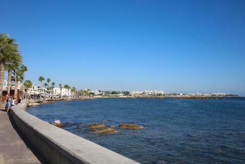 Queens Gardens 2 Bedroom Townhouse In Paphos