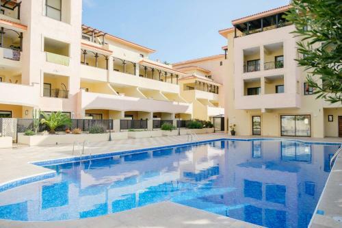 Queens Gardens 2 Bedroom Townhouse In Paphos