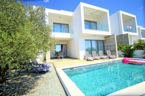 Lemon Grove Modern Villa