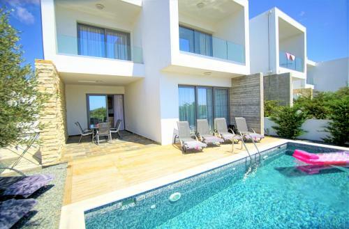 Lemon Grove Modern Villa