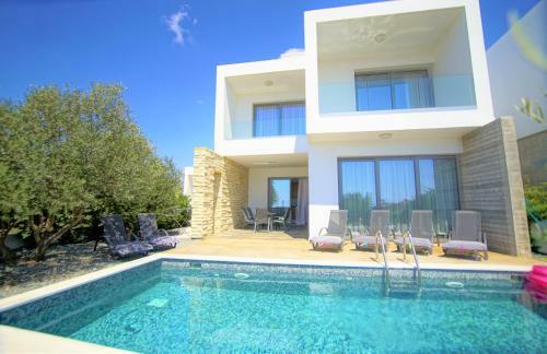 Lemon Grove Modern Villa