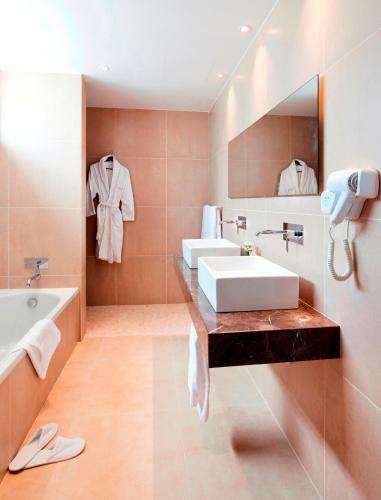 Gold Lagoon Kosher Hotel