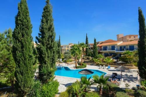 Cozy Apartment With Swimming Pool Near Sandy Beach
