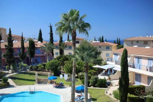 Cozy Apartment With Swimming Pool Near Sandy Beach