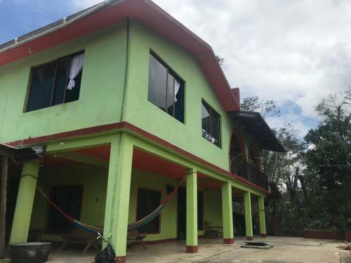 Hotel Santuario de Dios Estacionamiento Gratis