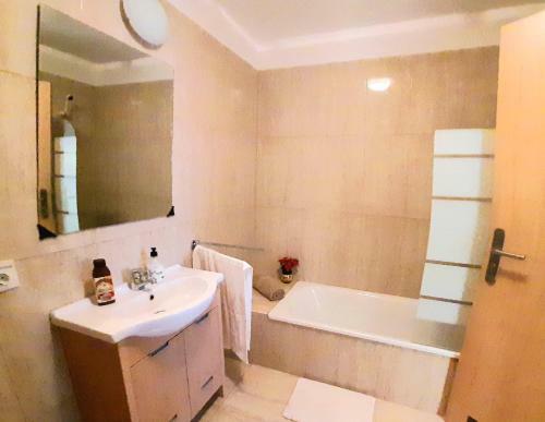 Bright And Calm Apartment With Pools, Golf Court