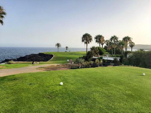 Bright And Calm Apartment With Pools, Golf Court