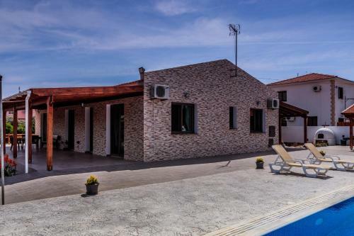 Berryrose Villa