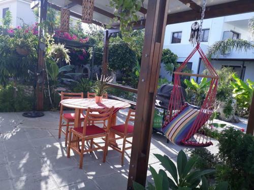 House Near The Beach (Militsa & Aggeliki)