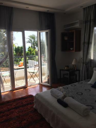 Deluxe First Line Villa