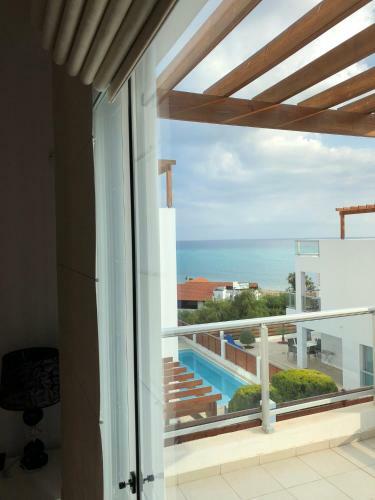 Marina View Villa 11