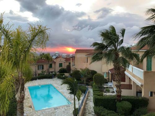 Top Seaview Apartment In Peyia