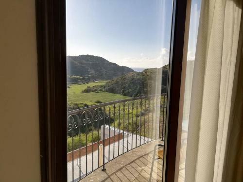 Beautiful "aggos Cliff" House In Pissouri Cyprus