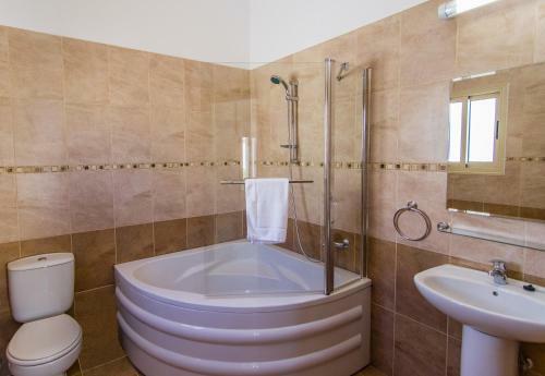 Green Valley Villa V9, Walking Distance To Polis