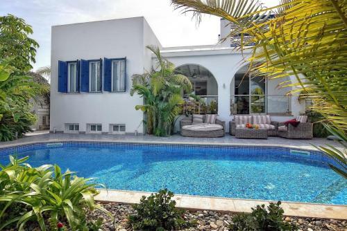 Seafront 3 Bedroom Villa Medea With Private Pool And Garden.